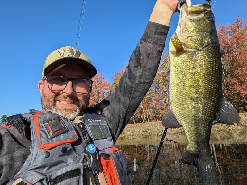 Kayak bass fishing