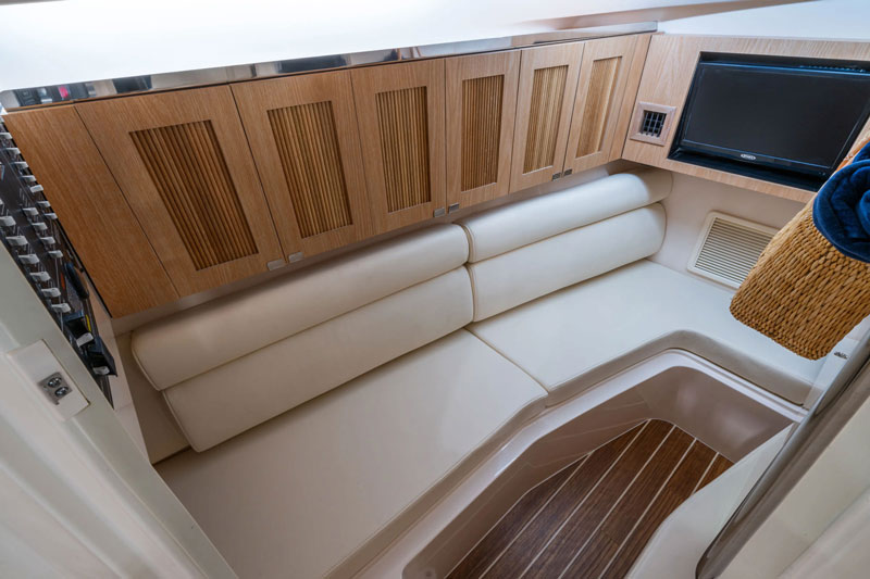 cabin in grady-white freedom 345