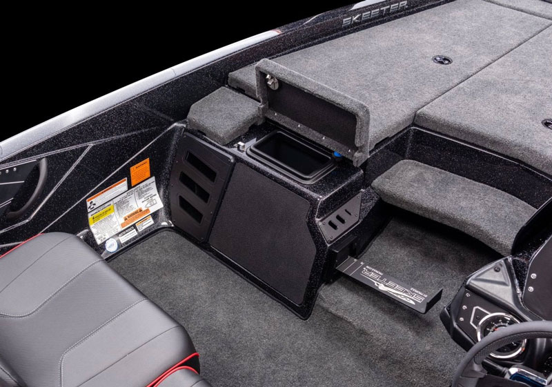 inside a skeeter zx200 bass boat